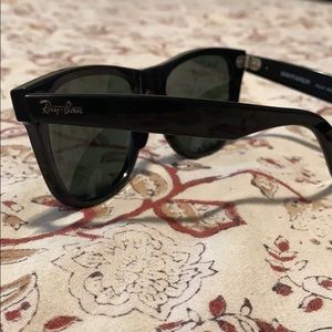 Classic Ray-Ban Wayfarer Sunglasses UNISEX